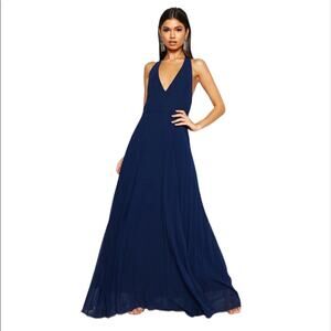 Boohoo CHIFFON PLEATED PLUNGE MAXI BRIDESMAID DRESS